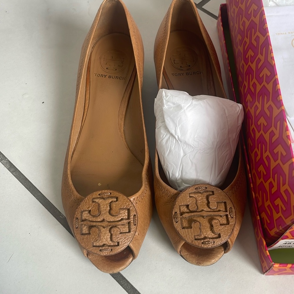 Tory Burch miller leather camel 7.5 kitty open toe wedge